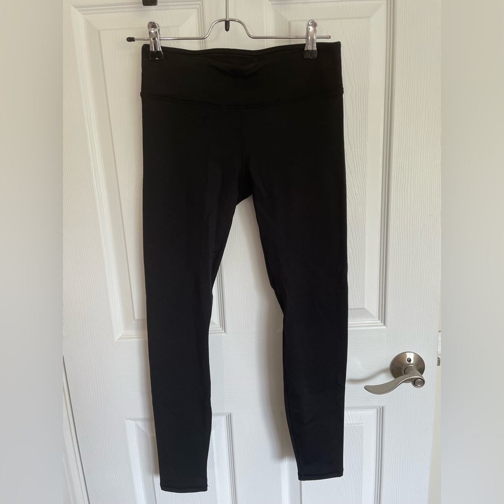 NWT Fabletics Mid-Rise Powerhold Leggings Short Black XS